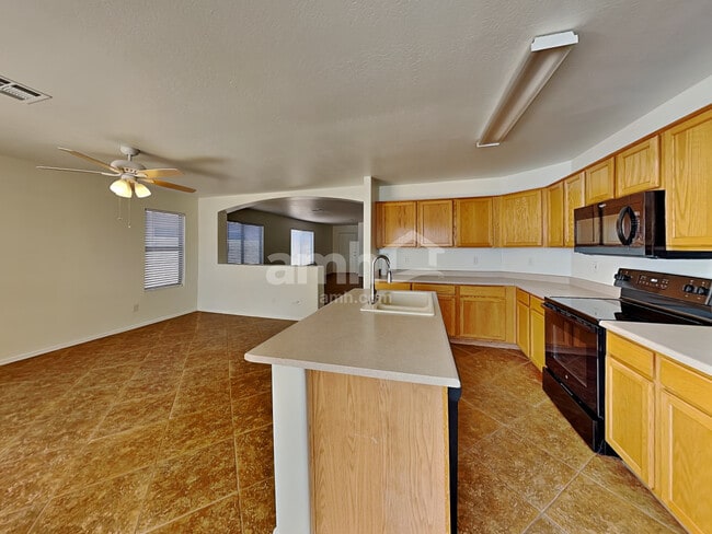 15030 N 150th Ln, Surprise, AZ 85379 - photo 4