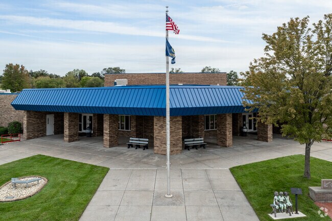 Younger students in the city may attend Concordia Elementary School.