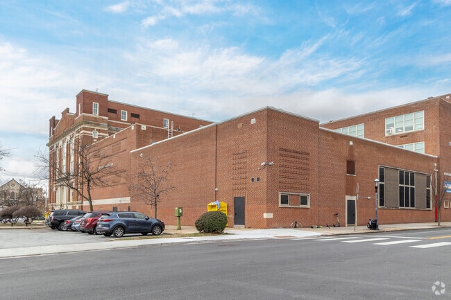 Booker T. Washington Middle School servers students from the 6th through the 8th grade.
