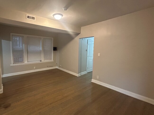 5311 S Ellis Ave unit 1, Chicago, IL 60615 - photo 4