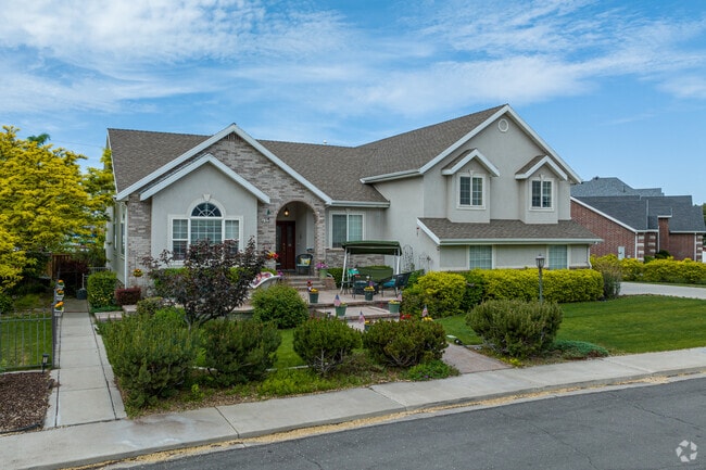 Rambler style homes are found throughout the Sunset Heights neighborhood.