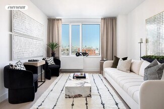 36-20 Steinway St, Queens, NY 11101