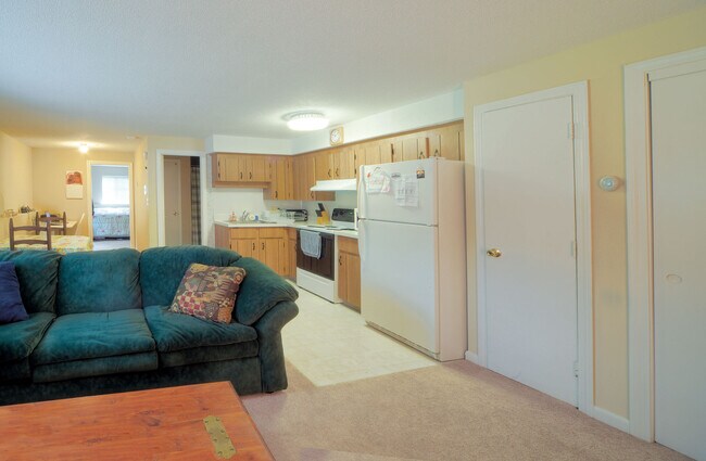 Royal Crest Marlboro, Marlborough, MA 01752 - photo 5