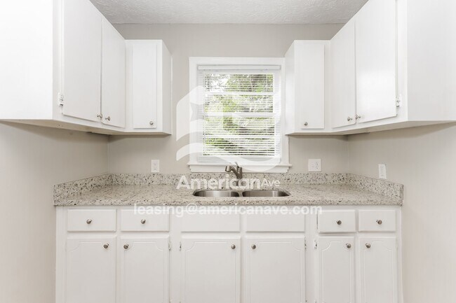 214 Evergreen St, Warner Robins, GA 31093 - photo 5