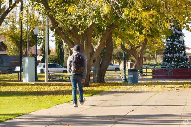 Foothills offers plenty of parks for outdoor activities.