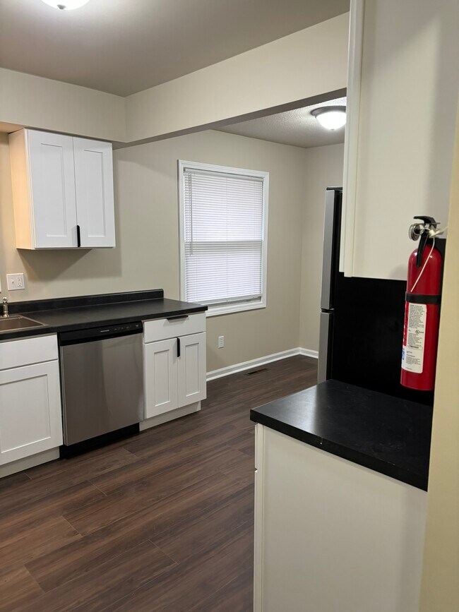 8599 E H Ave, Kalamazoo, MI 49048 - photo 4