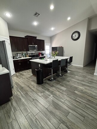 2746 E Chipman Rd, Phoenix, AZ 85040