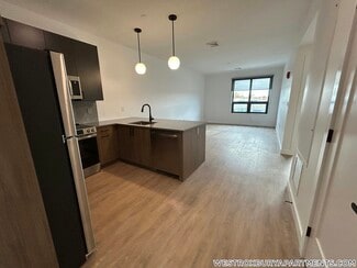 199 Gardner St Unit 418, Boston, MA 02132