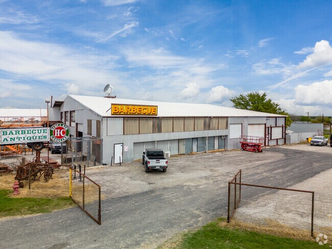 Texas Pride BBQ is a beloved restaurant day or night for Southeast Side residents.