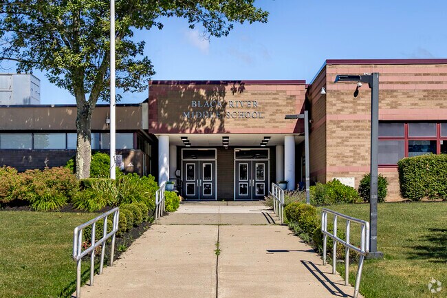 Black River School in Flanders, NJ has 345 students in grades 6-8, with a student-teacher ratio of 10 to 1.