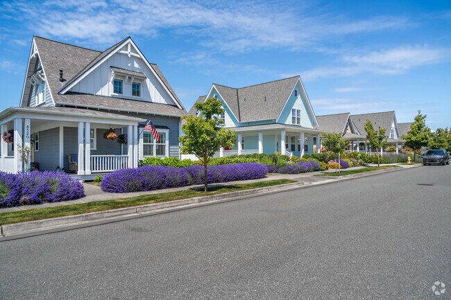 A row of older Craftsman homes in a quiet residential street in the heart of the Skyline neighborhood.