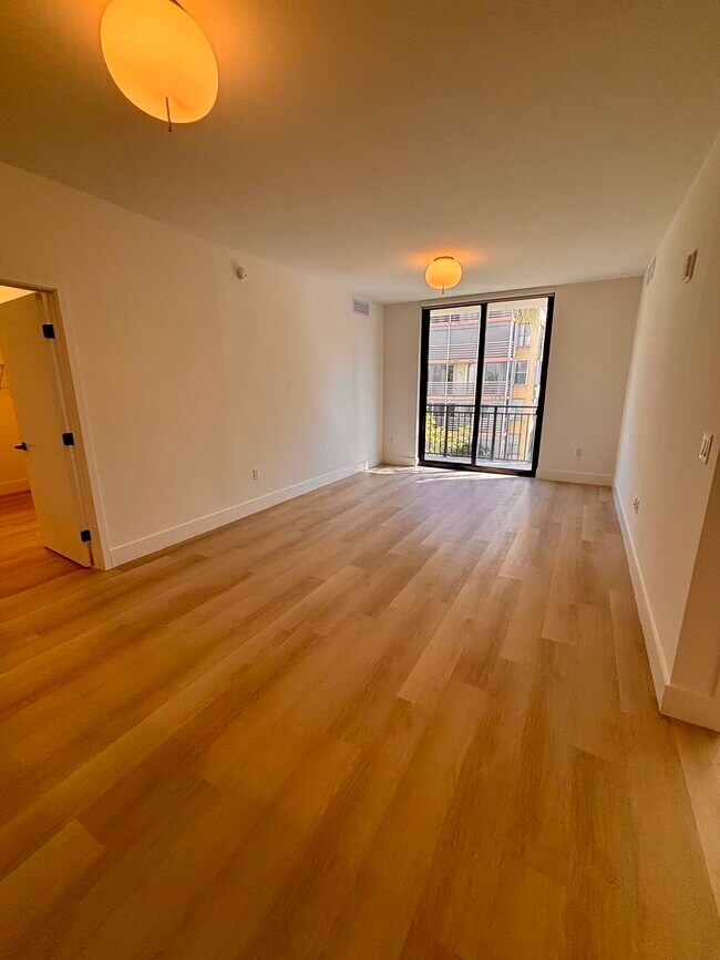 2512 NE 181st St unit B2, North Miami Beach, FL 33160 - photo 3