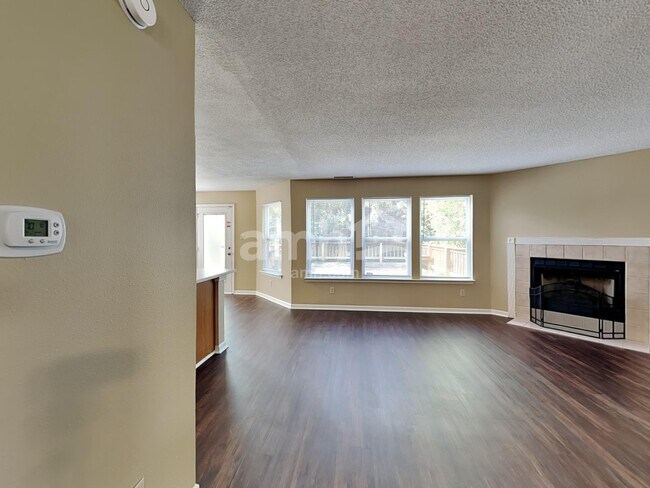 12154 Brushfield Ln, Fishers, IN 46037 - photo 7