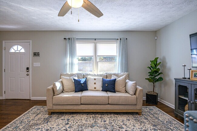 941 Pine Manor unit ID1234809P, Marietta, GA 30066 - photo 4