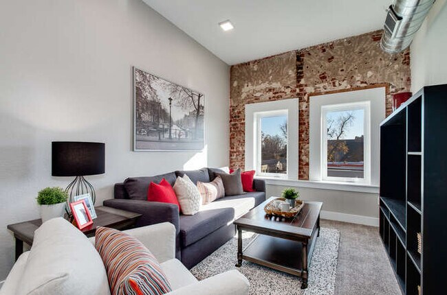 300 S Logan, Denver, CO 80209 - photo 2