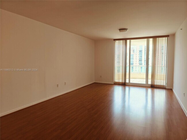 3340 NE 190th St unit 1304, Miami, FL 33180 - photo 2
