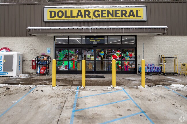 Buffalo Creek residents need to visit adjacent neighborhoods for most goods and services, as Dollar General is the largest store in town.