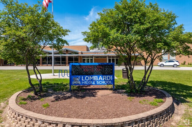 Green Bay's Lombardi Middle School offers a student-teacher ratio of 12:1 in Marquette Park.