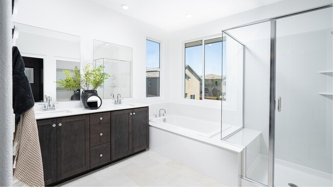 10482 Tamburlane Dr, Elk Grove, CA 95757 - photo 6