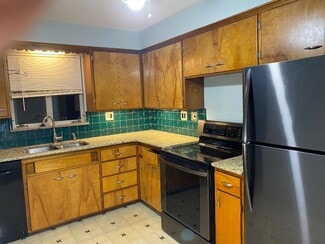 704 Fairlawn Dr, Columbus, OH 43214