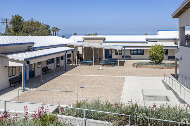 The lunch break area of the Sunset High School in Encinitas.