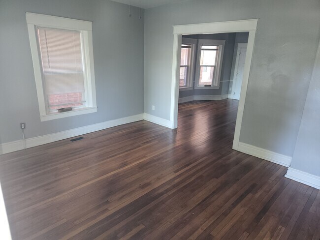 3916 Clark Ave unit 1st Level, Kansas City, MO 64111 - photo 3