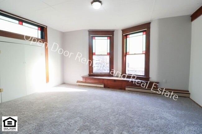 109 S State St unit 5, Kendallville, IN 46755 - photo 4