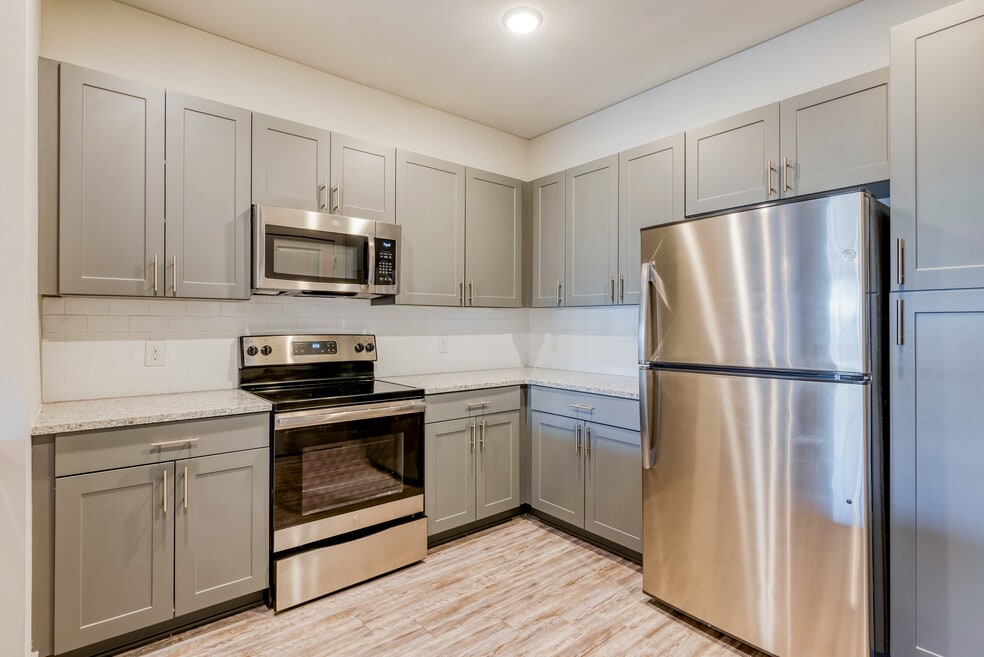 2BD, 2BA - 1077SF - Kitchen
