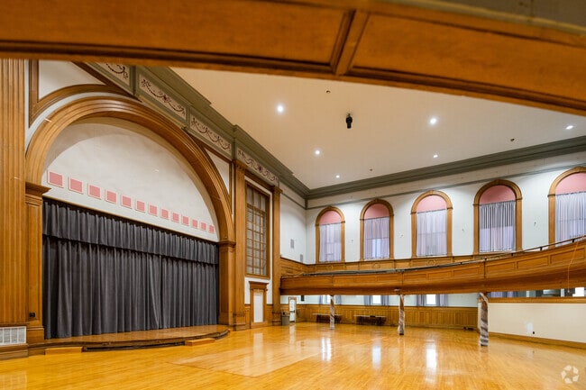 Behind the windows of the last photo you can find Edgerton's Stardust Ballroom.