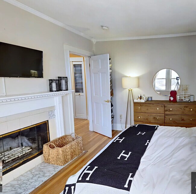 94 Heath St unit 3, Somerville, MA 02145 - photo 3