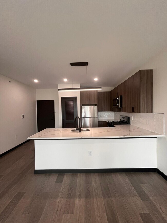 133 Mallory Ave unit 306, Jersey City, NJ 07304 - photo 2