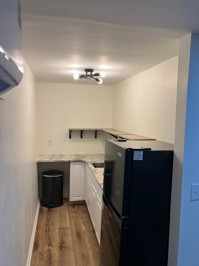 2210 Shamrock Dr unit Basement Apartment, Decatur, GA 30032 - photo 4