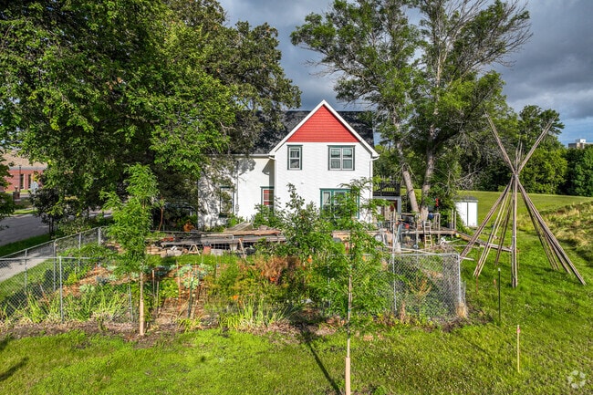 There are many historic homes in Horace Mann like this one on the river.
