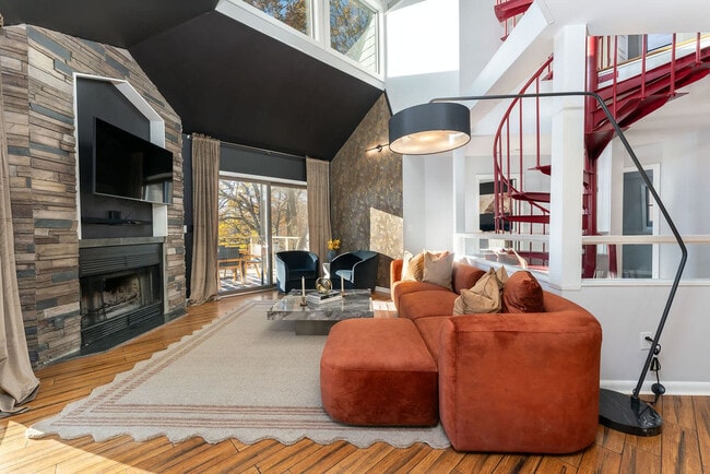 585 Granny Lewis Ln unit ID1351724P, Mars Hill, NC 28754 - photo 2