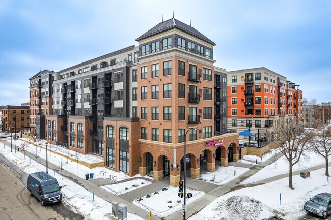 Gatsby Apartments provide modern amenities in the heart of Elliot Park.