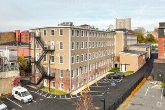 17 Hermon St, Worcester, MA 01610