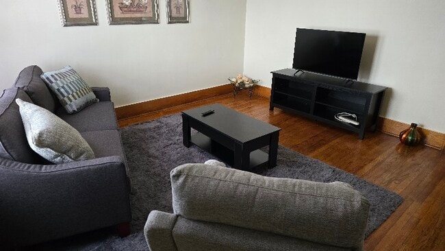 915 S 48th St, Omaha, NE 68106 - photo 2