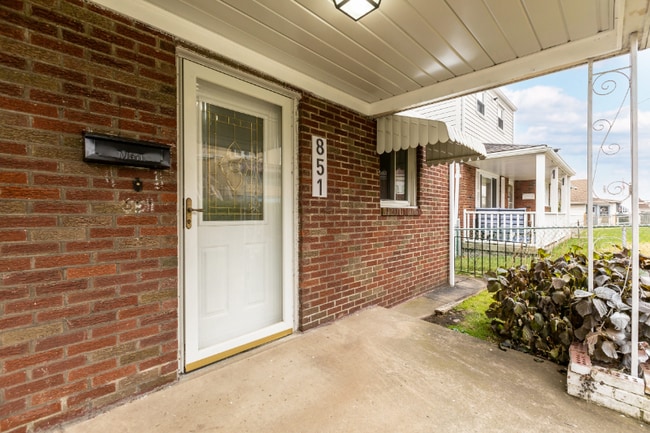 851 Florence Ave unit Florence, East Mc Keesport, PA 15035 - photo 3