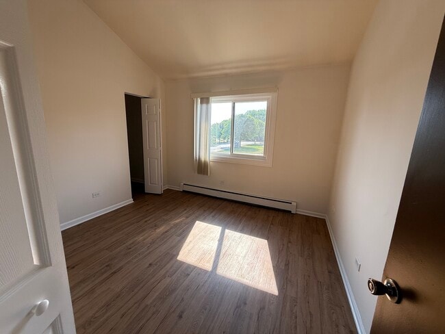 490 Pleasant Run Dr unit 490-F, Wheeling, IL 60090 - photo 5