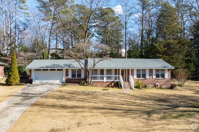 Ranch-style homes remain a cornerstone of Lavista Park’s original architecture.