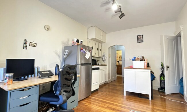 72 Strathmore Rd, Brighton, MA 02135 - photo 2