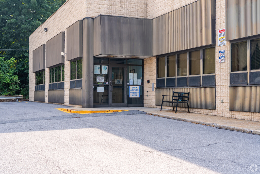 Johnstown Cyber Academy has 118 students in grades K-12.