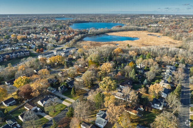 Lake Owasso is a perfect neighborhood for anyone who wants a quiet suburban life with scenic waterfronts.