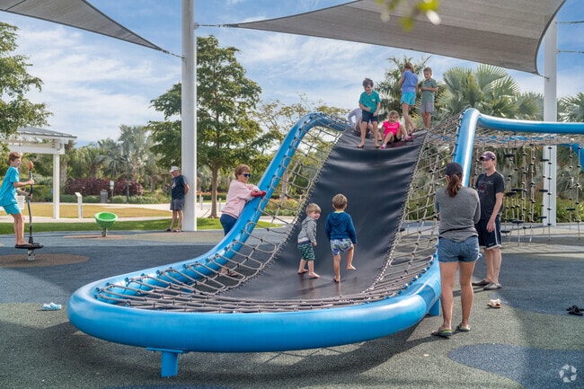 Just down the Gordon River Parkway from Sun Terrace is Baker Park with a fantastic playground.