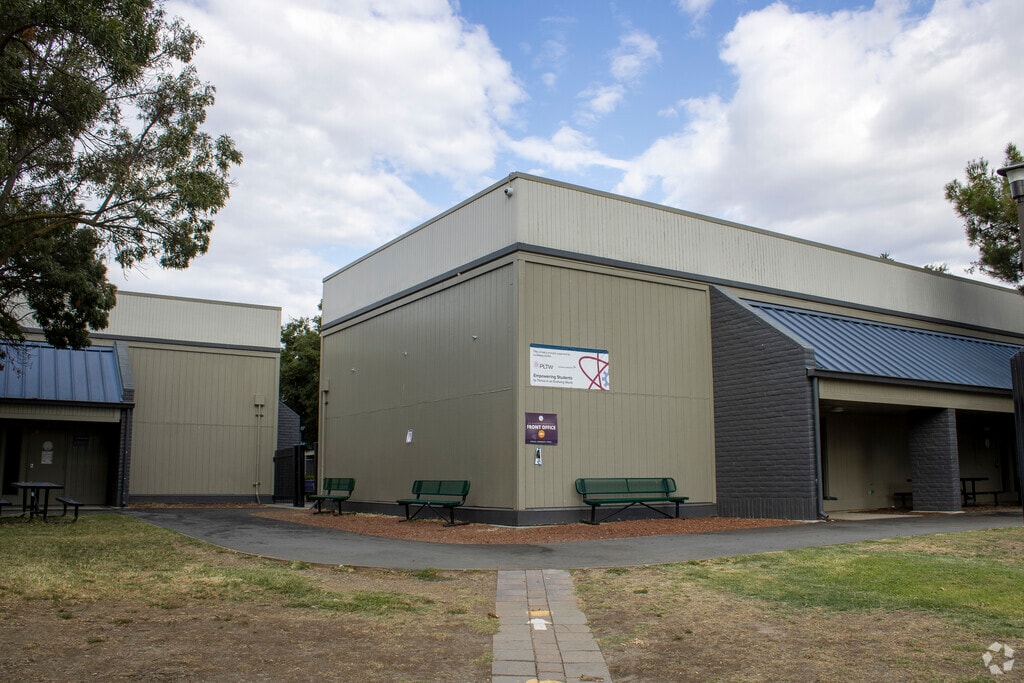 DCP Alum Rock High School provides education in the neighborhood of 
Santa Clara County