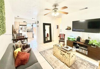 825 S 20th Ave Unit b, Hollywood, FL 33020
