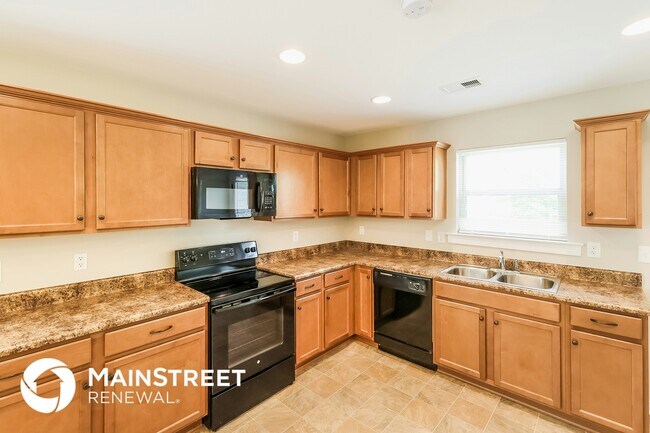 587 Kincaid Cove Ln, Odenville, AL 35120 - photo 5