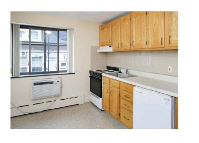 10 Chester St unit 28, Cambridge, MA 02140 - photo 2