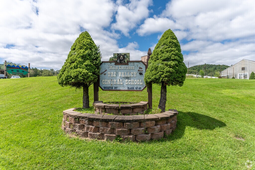 Tri-Valley Elementary School educates kindergarten through sixth grade and is rated C by Niche.