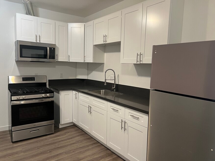 233 Park View N St unit 9, Los Angeles, CA 90026 - photo 1